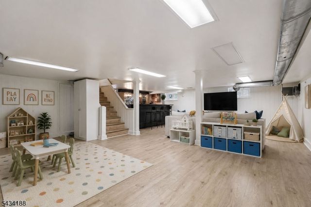 43 Burr Rd, Maplewood Twp., NJ 07040