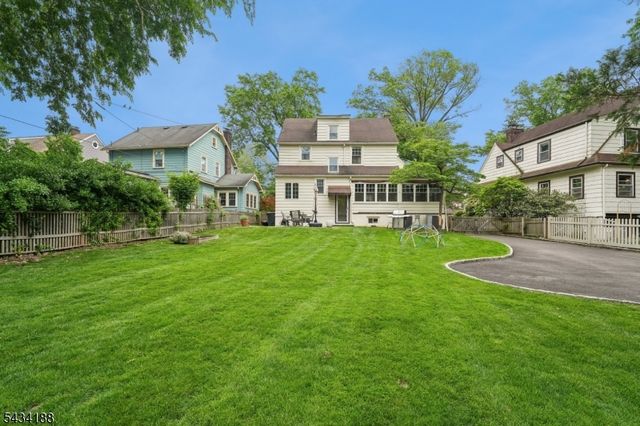 43 Burr Rd, Maplewood Twp., NJ 07040