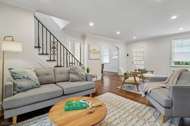 43 Burr Rd, Maplewood Twp., NJ 07040
