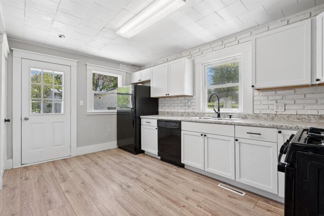 802 Railroad Street, Parkersburg, IA 50665