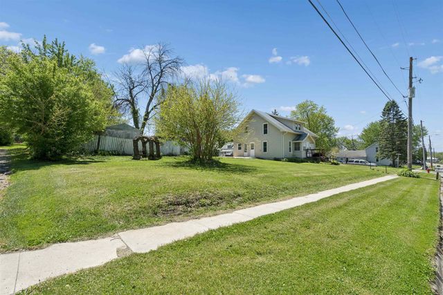 802 Railroad Street, Parkersburg, IA 50665