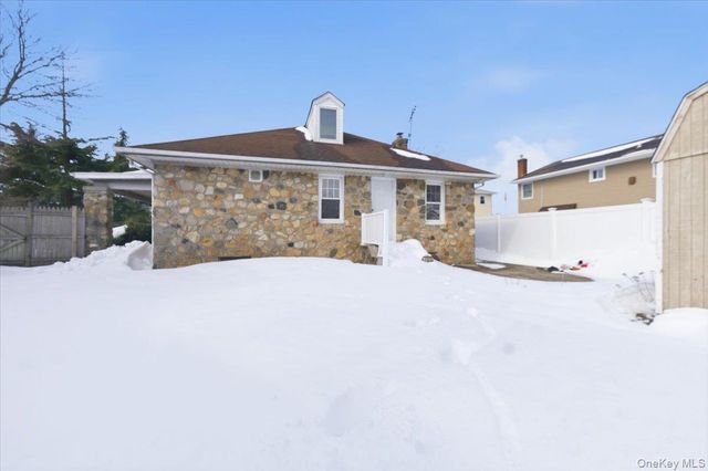 801 Main Street, Farmingdale, NY 11735