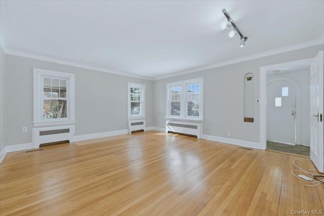 801 Main Street, Farmingdale, NY 11735