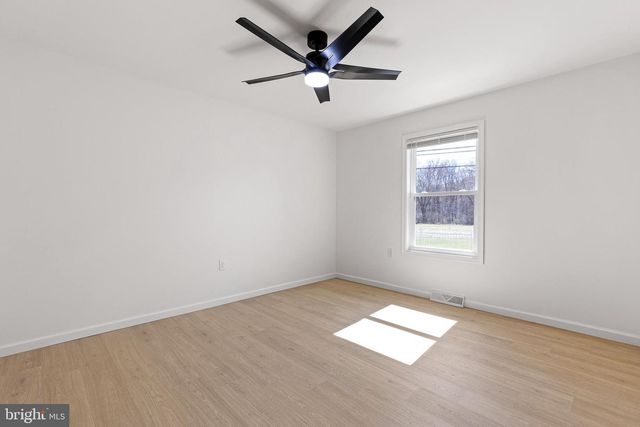 32 CONSTITUTION BLVD, New Castle, DE 19720