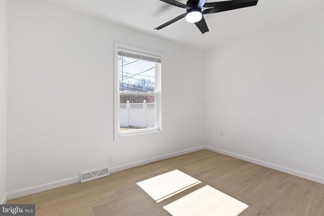 32 CONSTITUTION BLVD, New Castle, DE 19720