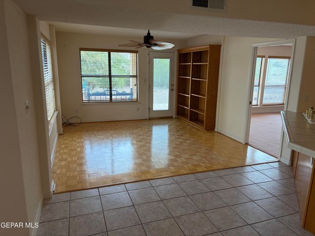 320 AVENIDA MIRADOR, Santa Teresa, NM 88008