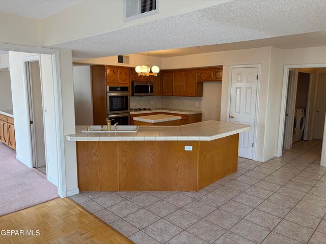 320 AVENIDA MIRADOR, Santa Teresa, NM 88008
