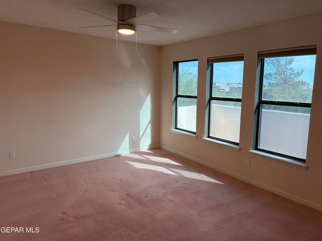 320 AVENIDA MIRADOR, Santa Teresa, NM 88008