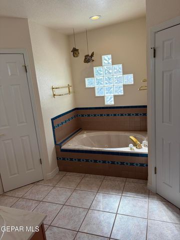 320 AVENIDA MIRADOR, Santa Teresa, NM 88008