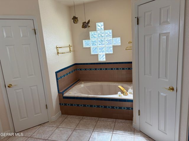 320 AVENIDA MIRADOR, Santa Teresa, NM 88008