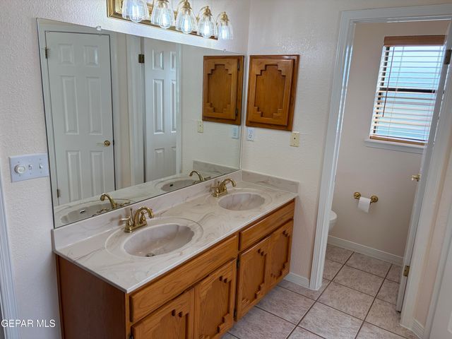 320 AVENIDA MIRADOR, Santa Teresa, NM 88008