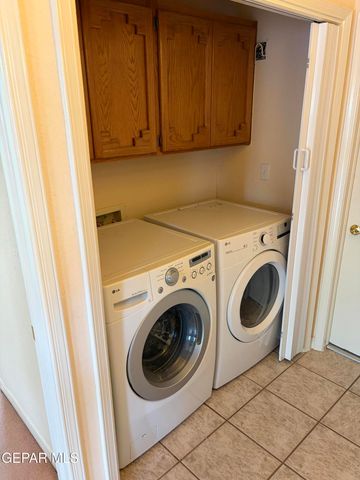 320 AVENIDA MIRADOR, Santa Teresa, NM 88008