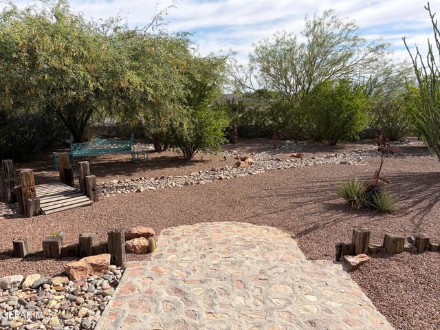 320 AVENIDA MIRADOR, Santa Teresa, NM 88008
