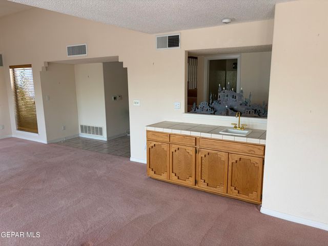 320 AVENIDA MIRADOR, Santa Teresa, NM 88008