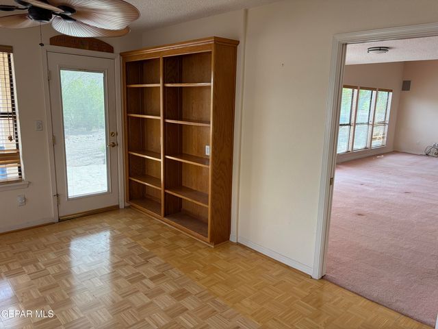 320 AVENIDA MIRADOR, Santa Teresa, NM 88008