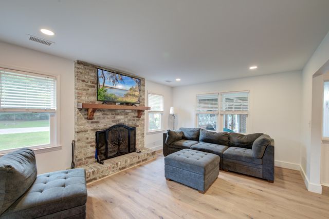 843 Trent Street, Charleston, SC 29414