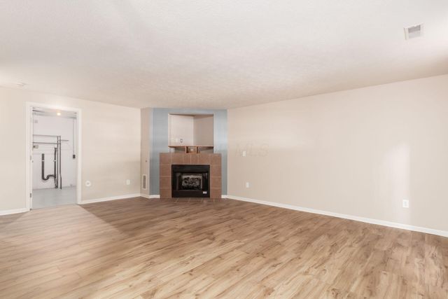 952 Hartford Village Boulevard, Columbus, OH 43228