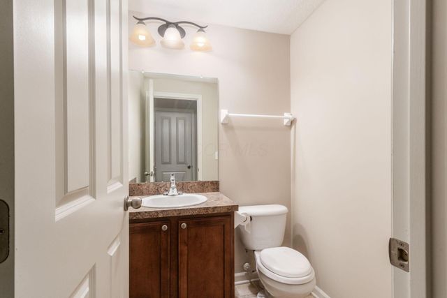 952 Hartford Village Boulevard, Columbus, OH 43228