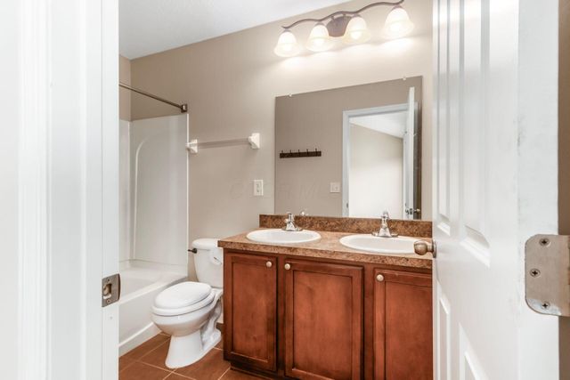952 Hartford Village Boulevard, Columbus, OH 43228