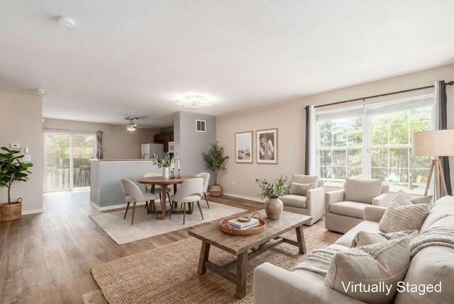 952 Hartford Village Boulevard, Columbus, OH 43228