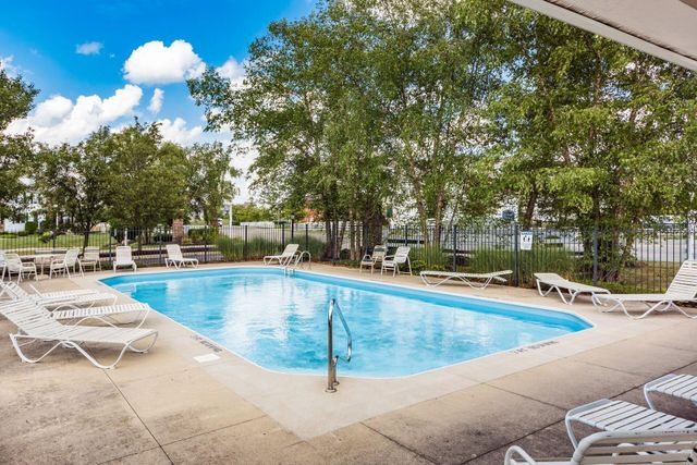 952 Hartford Village Boulevard, Columbus, OH 43228