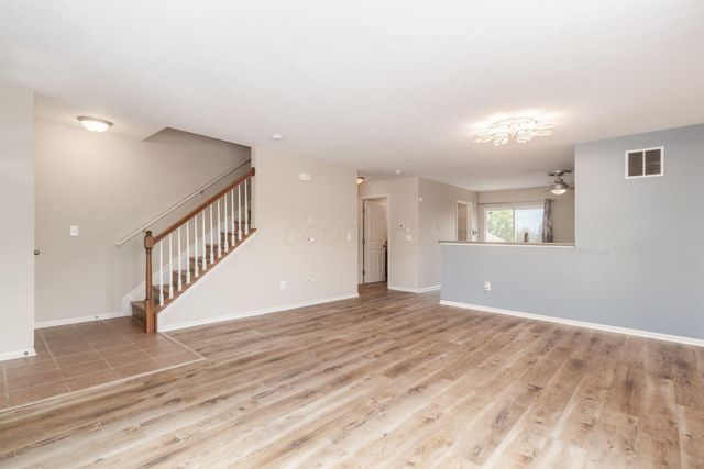952 Hartford Village Boulevard, Columbus, OH 43228
