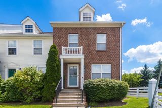 952 Hartford Village Boulevard, Columbus, OH 43228