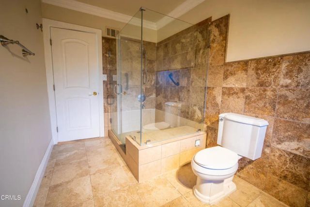 2460 Las Positas Road, Glendale, CA 91208