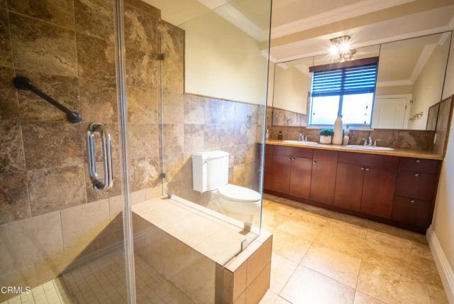 2460 Las Positas Road, Glendale, CA 91208