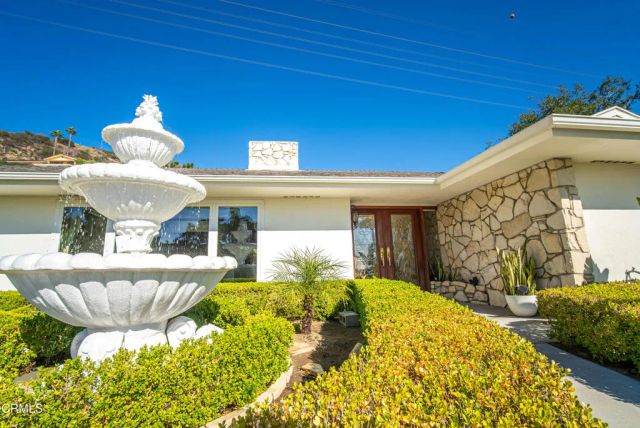 2460 Las Positas Road, Glendale, CA 91208