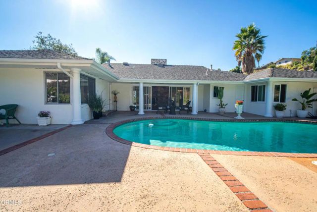 2460 Las Positas Road, Glendale, CA 91208