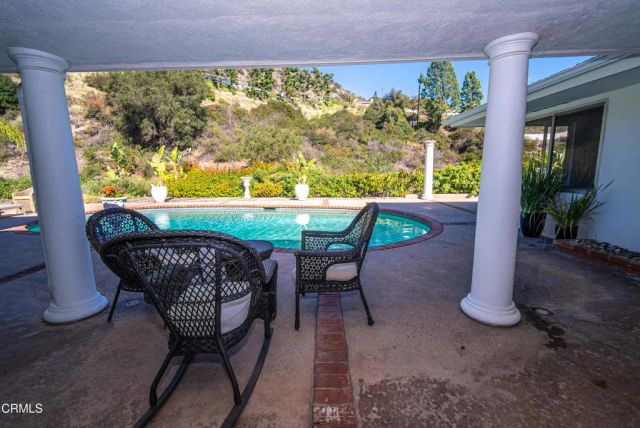 2460 Las Positas Road, Glendale, CA 91208