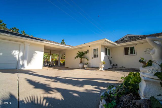 2460 Las Positas Road, Glendale, CA 91208