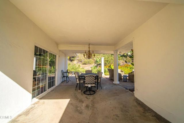 2460 Las Positas Road, Glendale, CA 91208