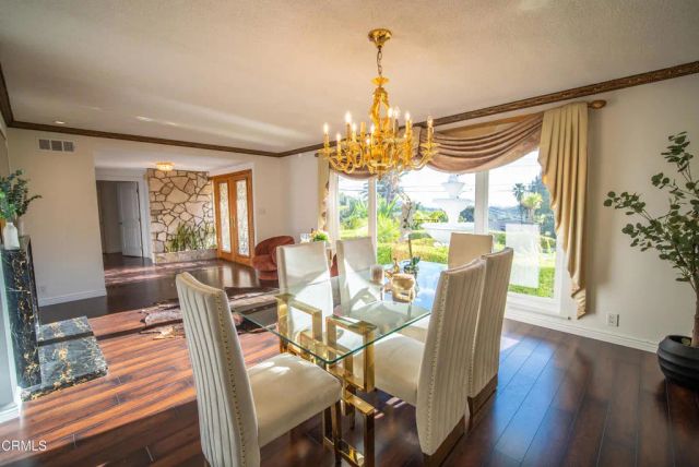 2460 Las Positas Road, Glendale, CA 91208