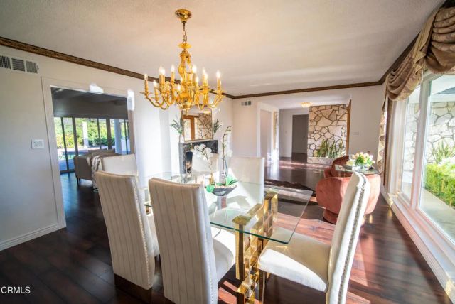 2460 Las Positas Road, Glendale, CA 91208