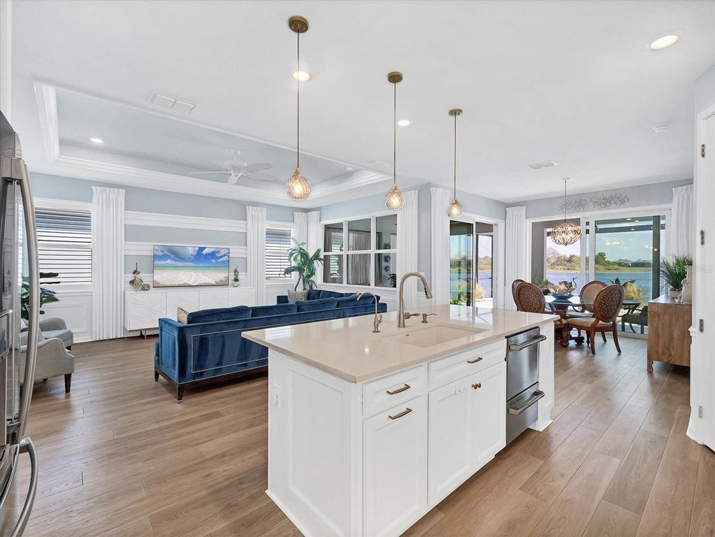 Image 12 of property listing at 8753 COASTAL KEY WAY, Parrish, FL 34219