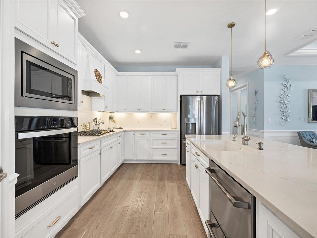 Image 13 of property listing at 8753 COASTAL KEY WAY, Parrish, FL 34219