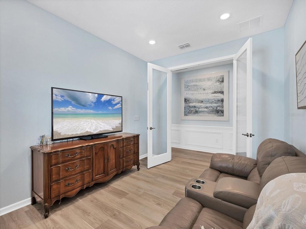 Image 24 of property listing at 8753 COASTAL KEY WAY, Parrish, FL 34219