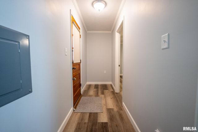 104 HICKORY GROVE Lane, Salem, IL 62881