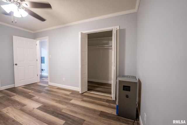 104 HICKORY GROVE Lane, Salem, IL 62881