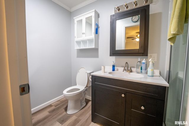 104 HICKORY GROVE Lane, Salem, IL 62881