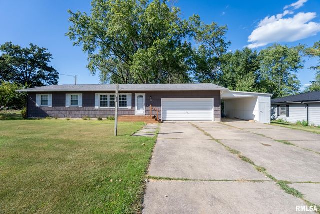 104 HICKORY GROVE Lane, Salem, IL 62881