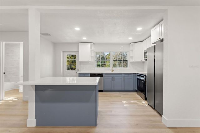 2934 W BELLA VISTA STREET, Lakeland, FL 33810