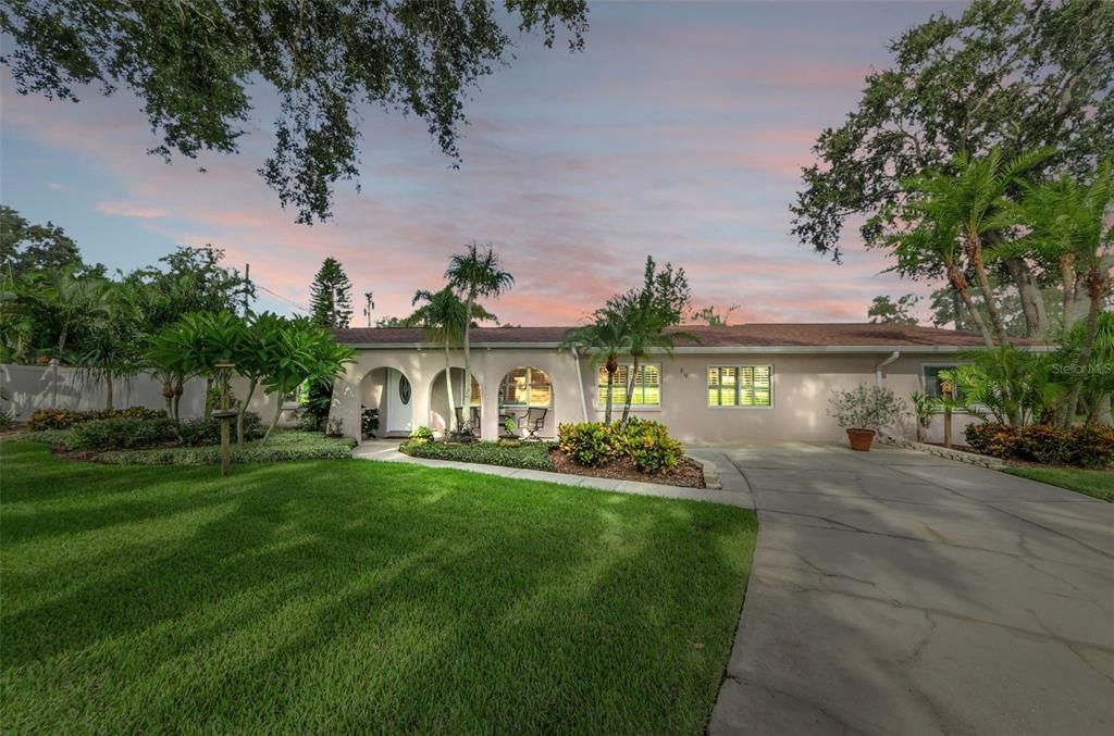 89 S HIGHLAND AVENUE, Tarpon Springs, FL 34689