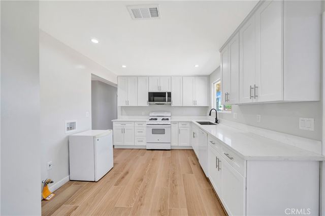 45514 11th Street W, Lancaster, CA 93534