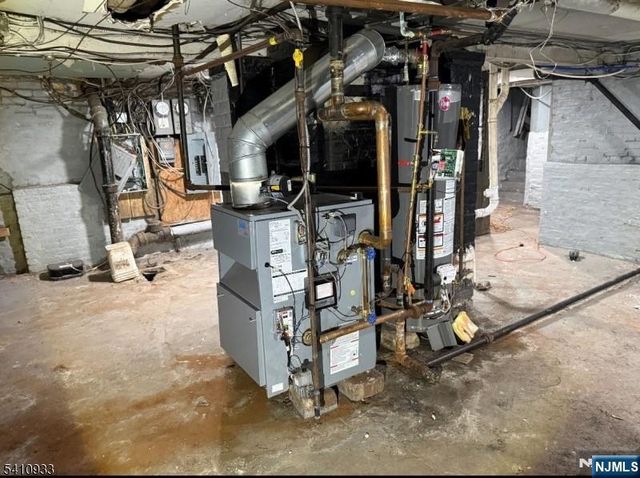 922 Grove Street, Irvington, NJ 07111