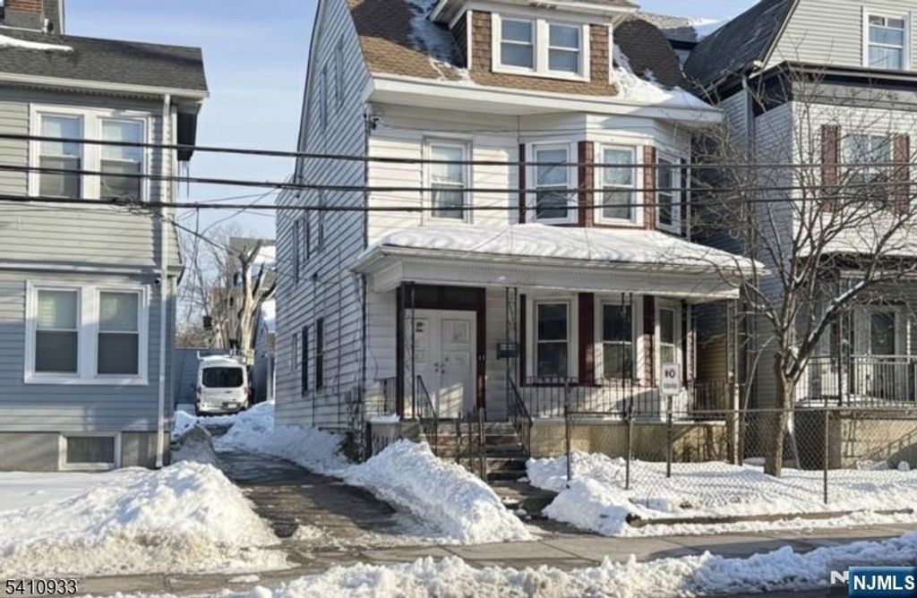 922 Grove Street, Irvington, NJ 07111