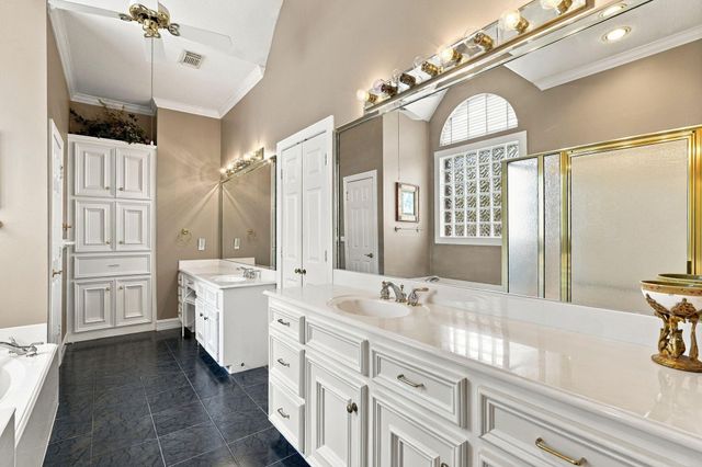 299 Wedgewood Drive, Montgomery, TX 77356