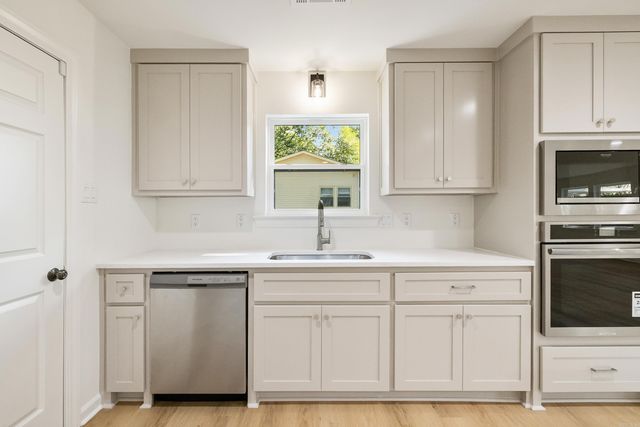 2711 Janet, Benton, AR 72015